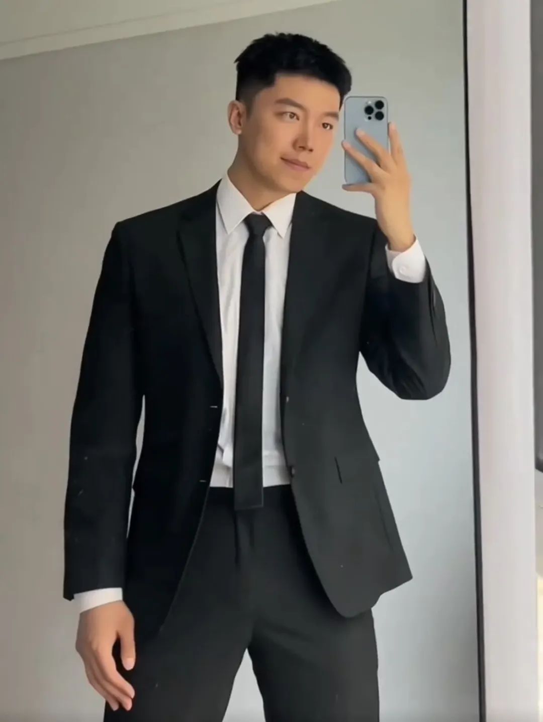 186CM 体育老师穿正装让人太心动！长的太帅了！