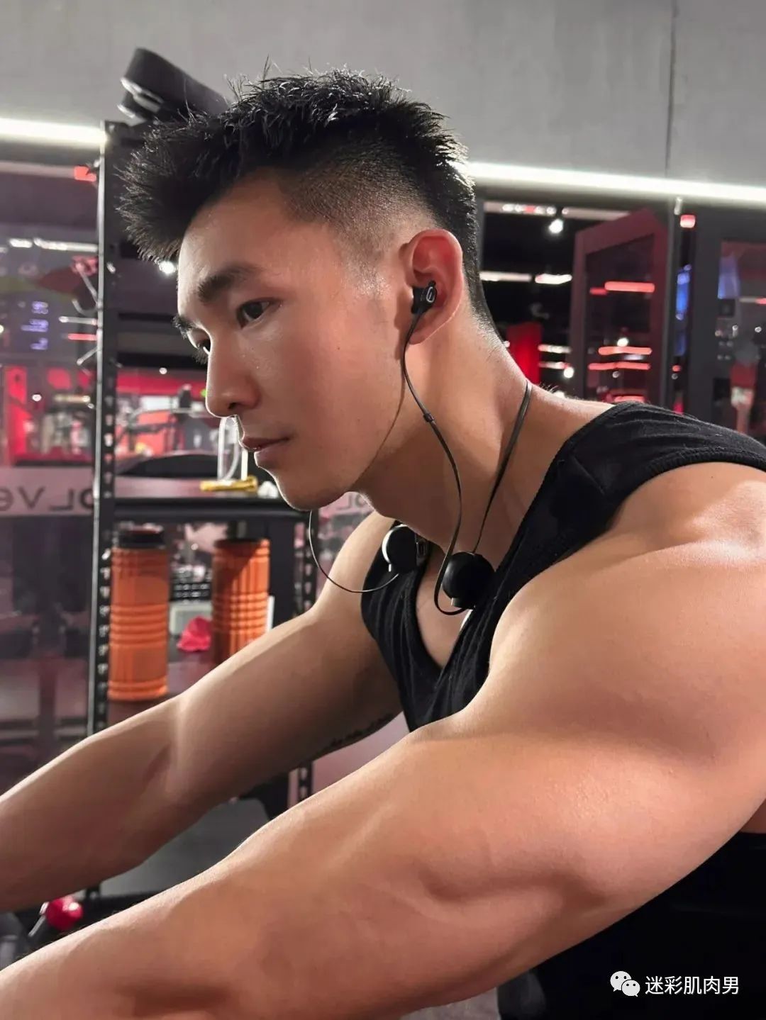 185CM 健身肌肉壮男，怎么能拿下他？