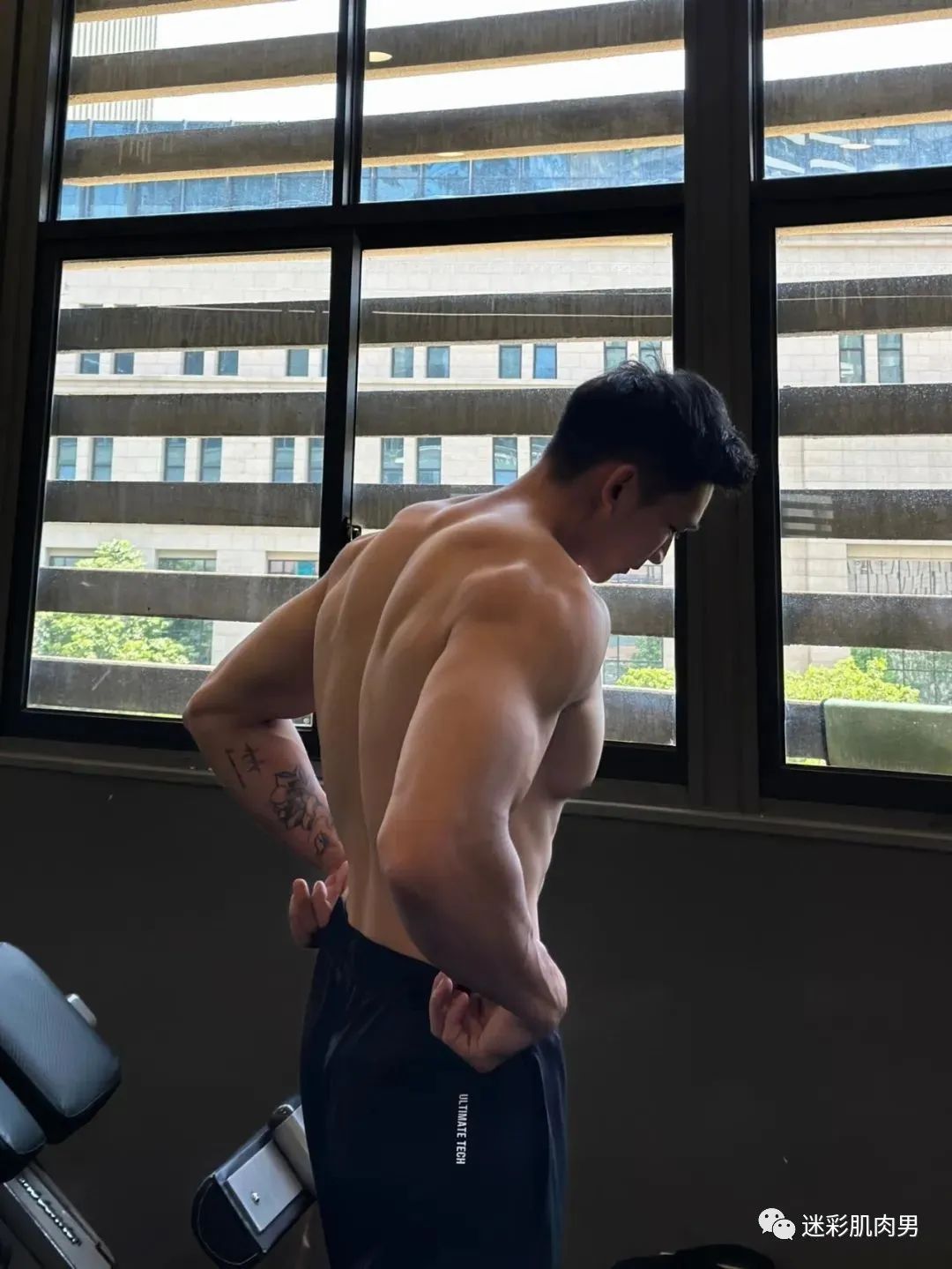 185CM 健身肌肉壮男，怎么能拿下他？