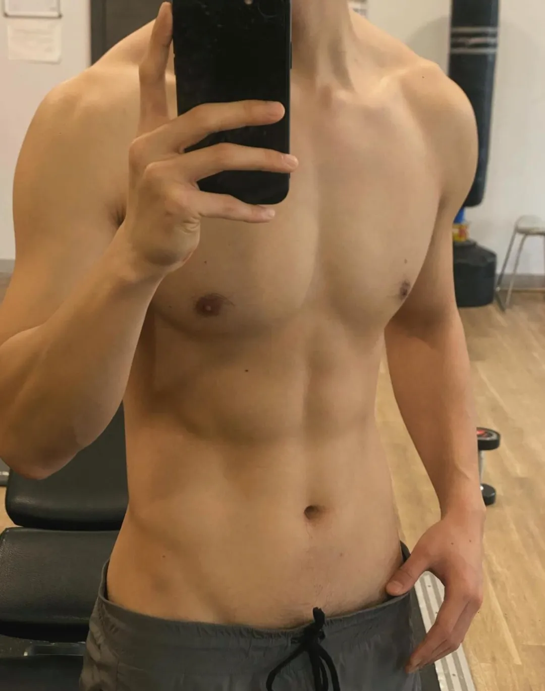 肌肉小奶狗落尔洛有多让人上头？！