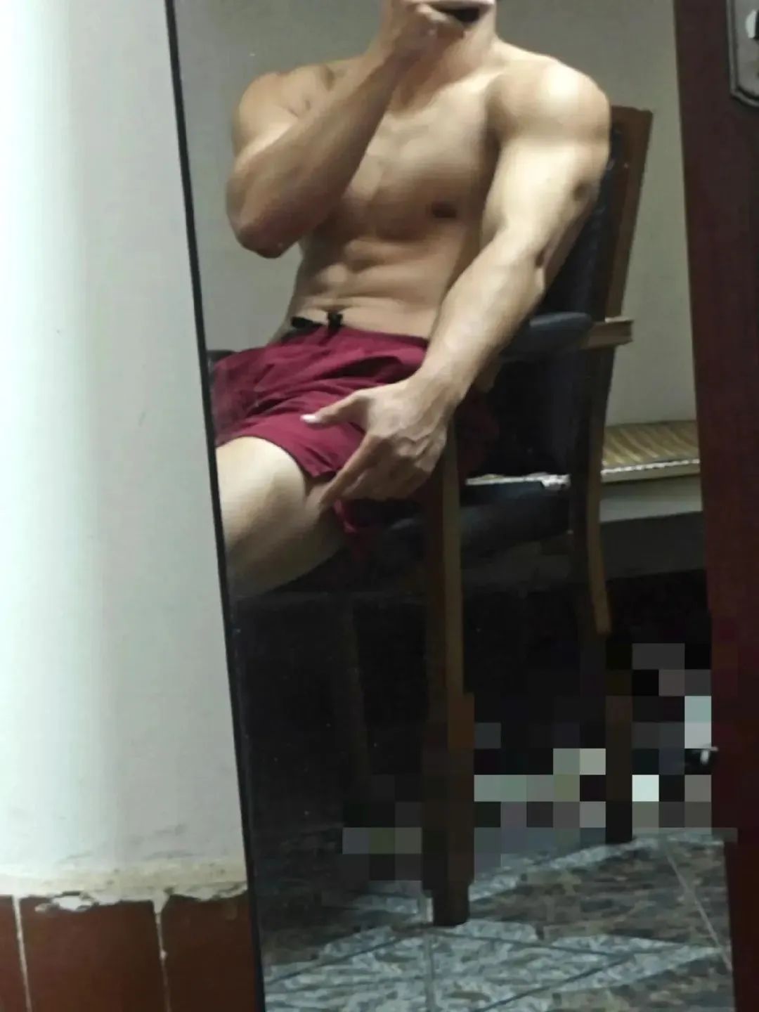 18 的肌肉男大