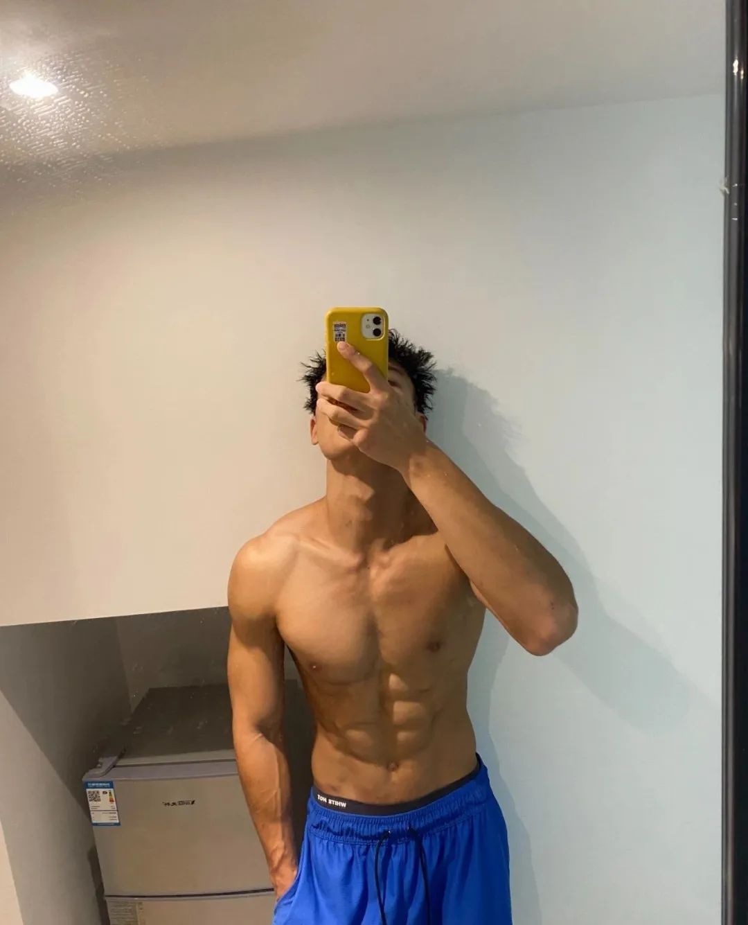178cm 男大黑皮体育生校草八块腹肌太香了！