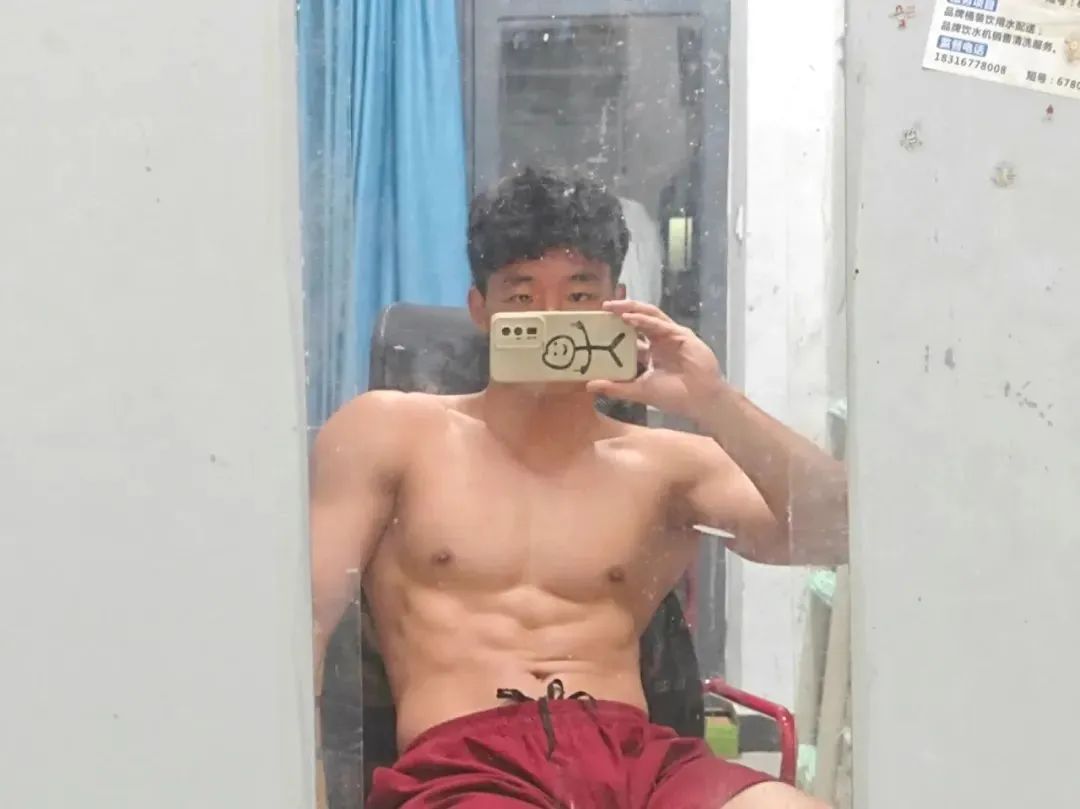 18 的肌肉男大