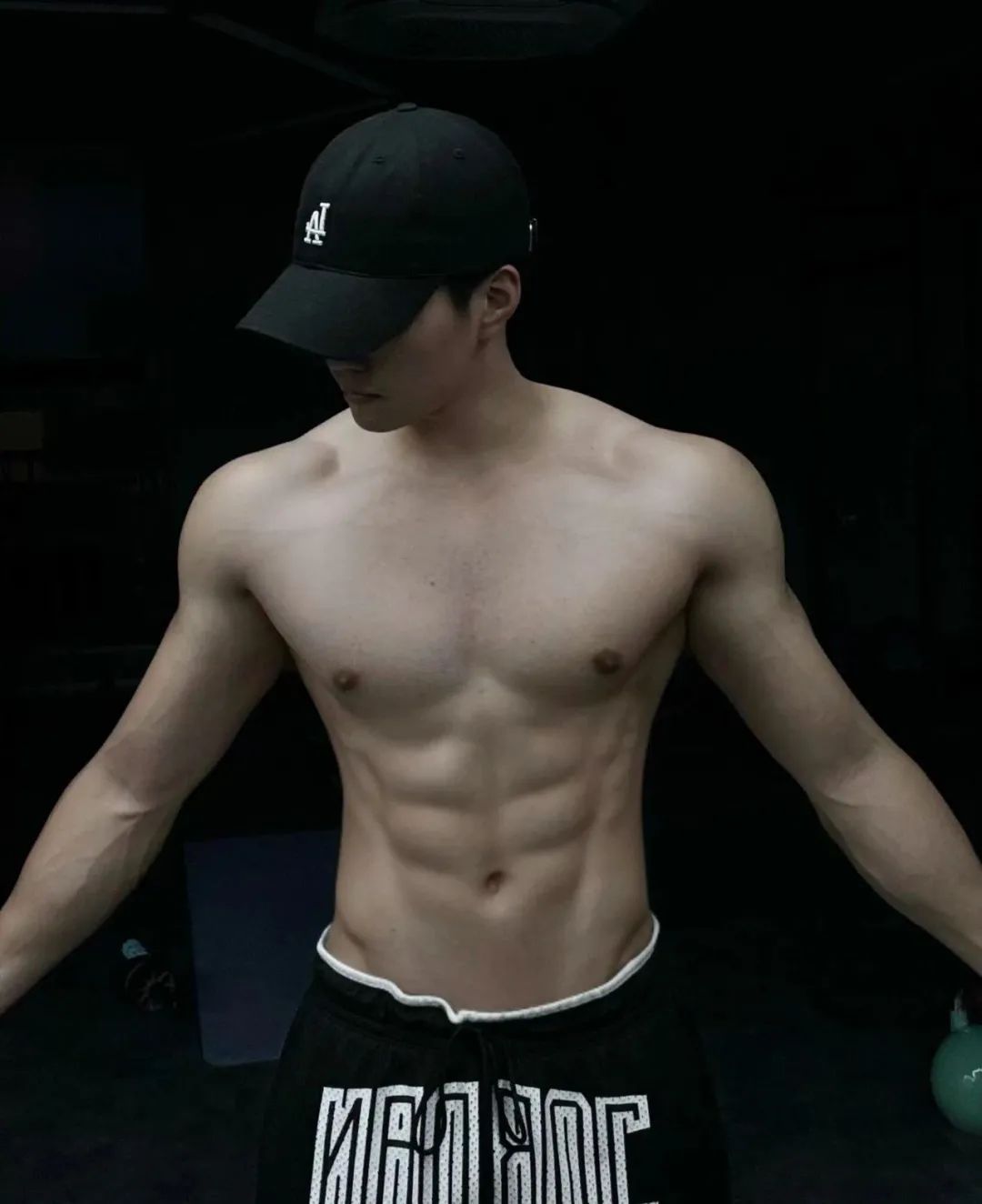 182cm 浙江冷白皮薄肌帅哥！腰身比例绝了！