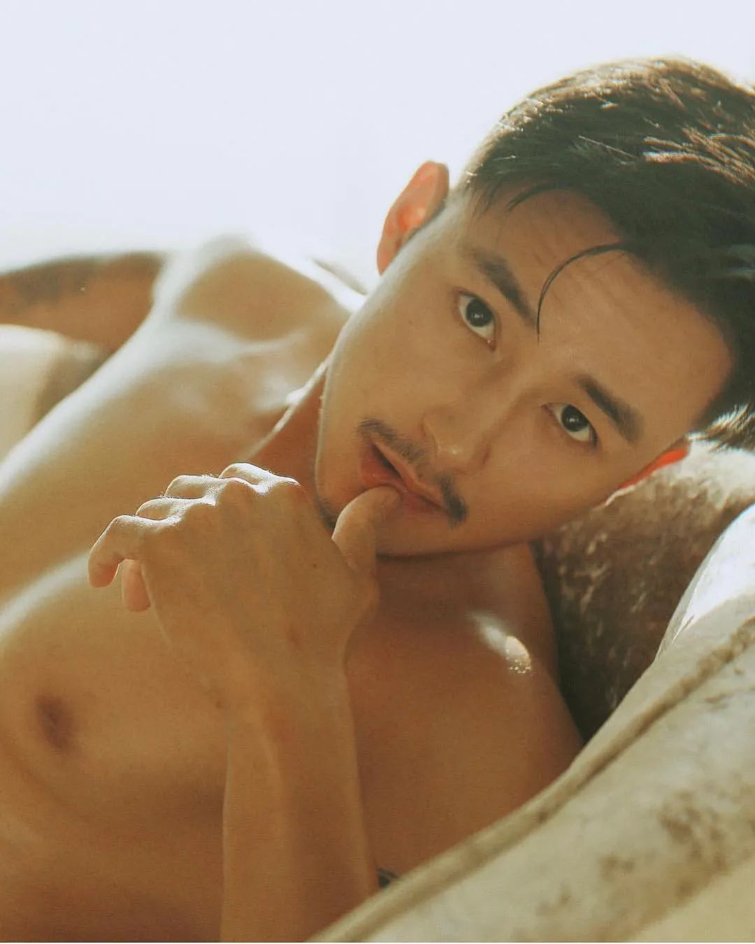 独特如越南河粉:鲜美爽口的 LEE 先生,眼缘拉满! 独特如越南河粉:鲜美爽口的 LEE 先生,眼缘拉满!