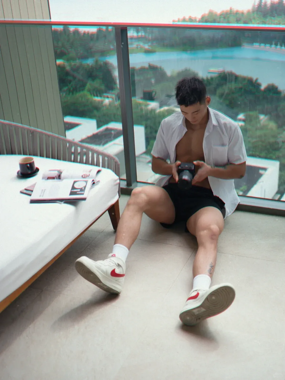 谢梓秋镜头下的肌肉男：王已燃的秋冬露营写真大揭秘！
