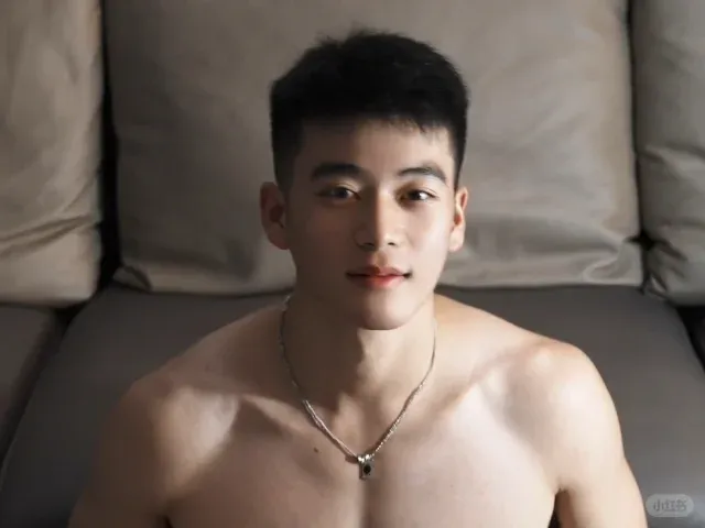 川味清秀小哥哥爆火！笑容治愈，22 岁的成都男娃有点甜！