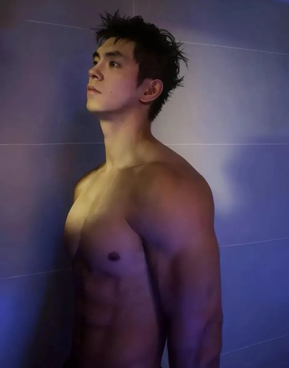 成都小狼狗，肌肉太绝了~