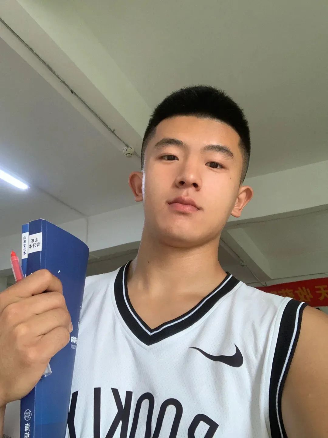 丑帅还是小帅？黑皮寸头山东体育生 | 网红帅哥