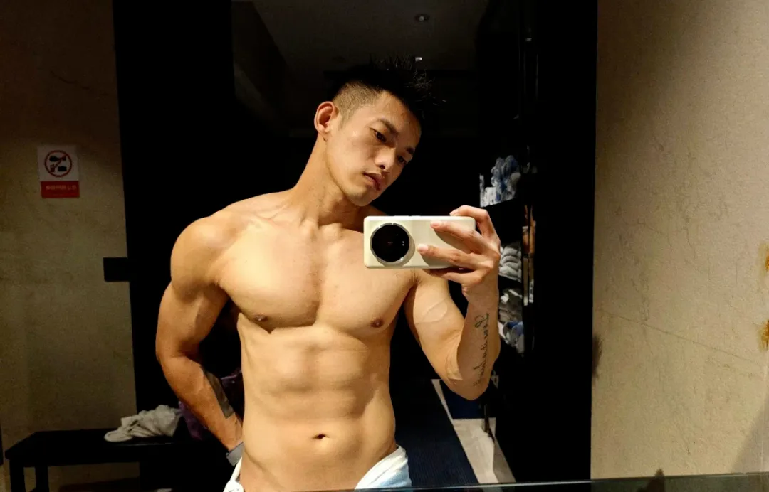 他的人鱼线，就是我的婚姻线！我可以！