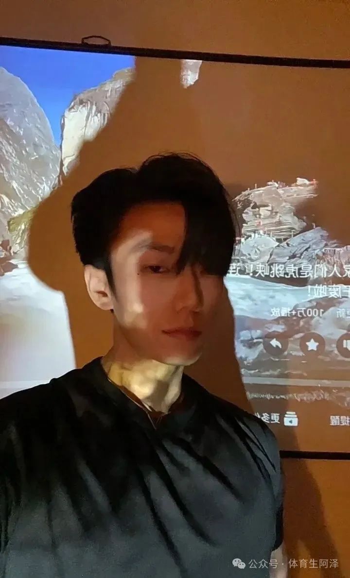 八块腹肌,超绝鲨鱼线,大胸男大体育生重磅来袭......... 八块腹肌,超绝鲨鱼线,大胸男大体育生重磅来袭.........