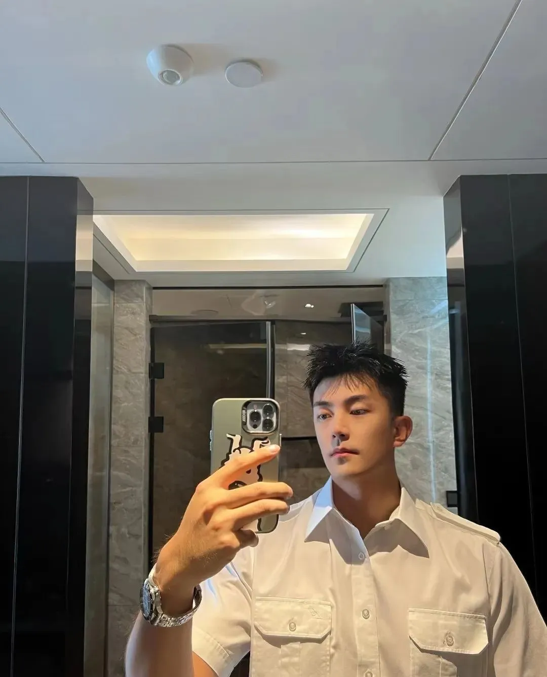 大长腿飞行员帅哥，是心动的感觉！