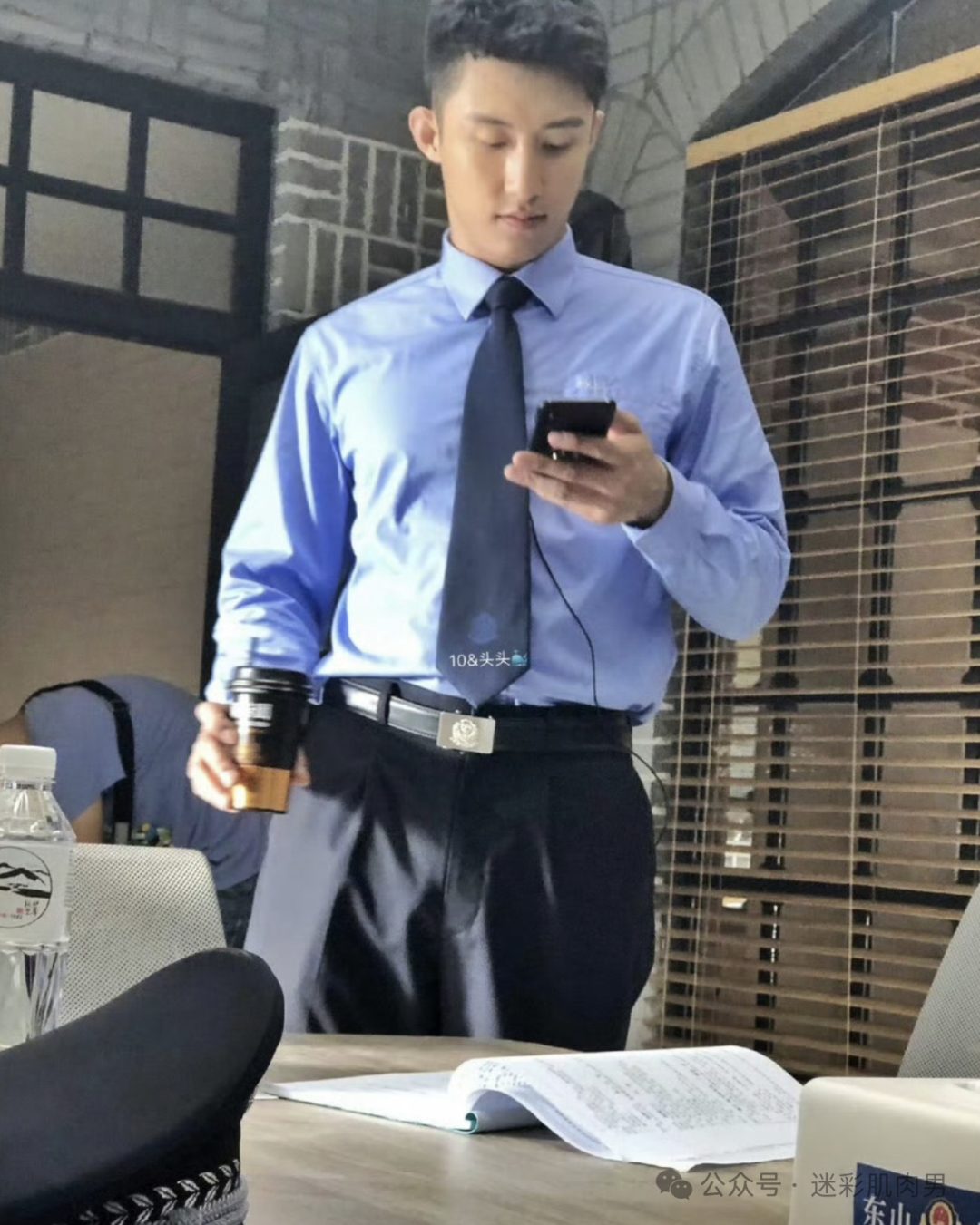黄景瑜穿西裤大长腿也太凸啦？视频也太好看了！！