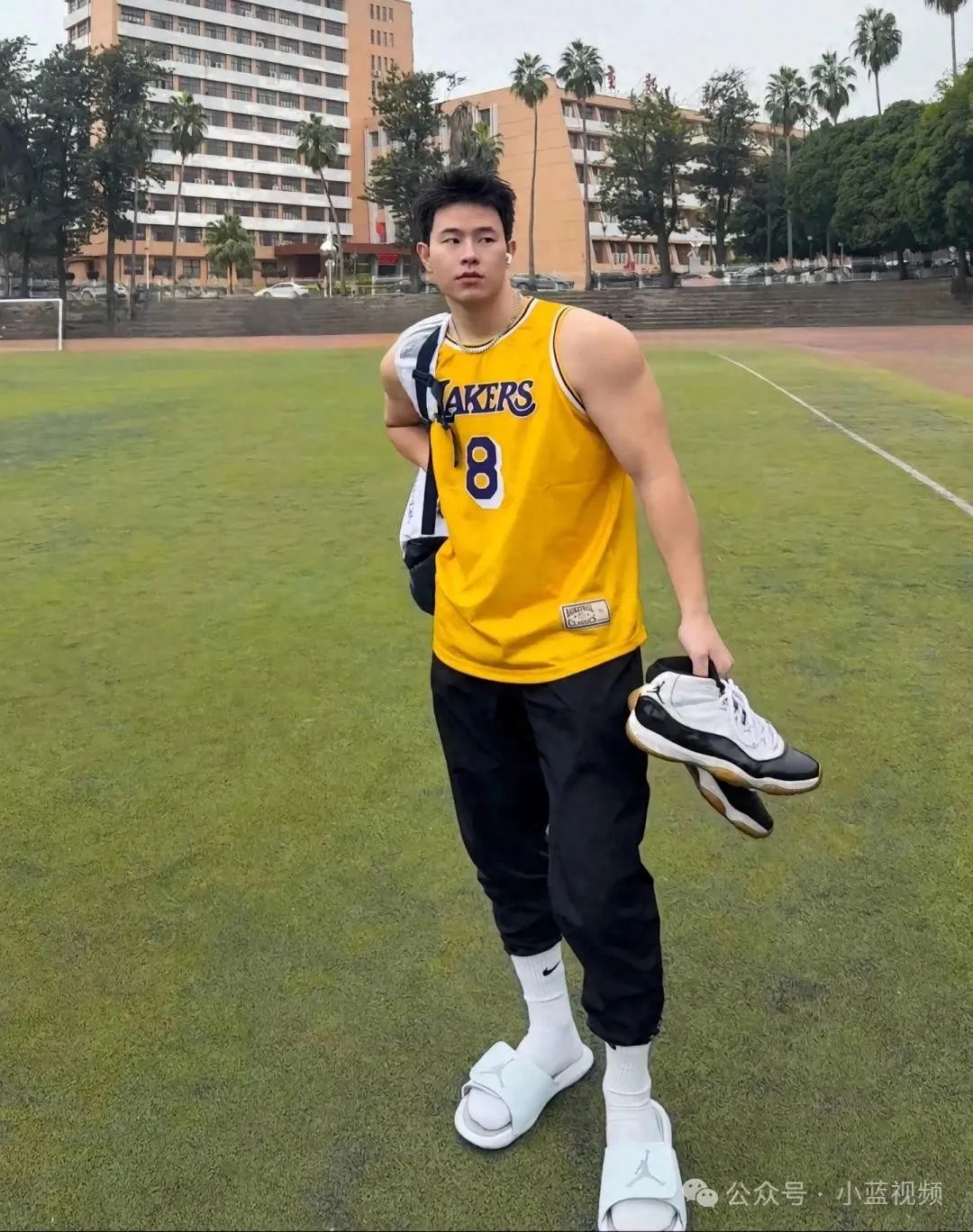 182cm 粗大篮球体育生大脚猎奇满足感！