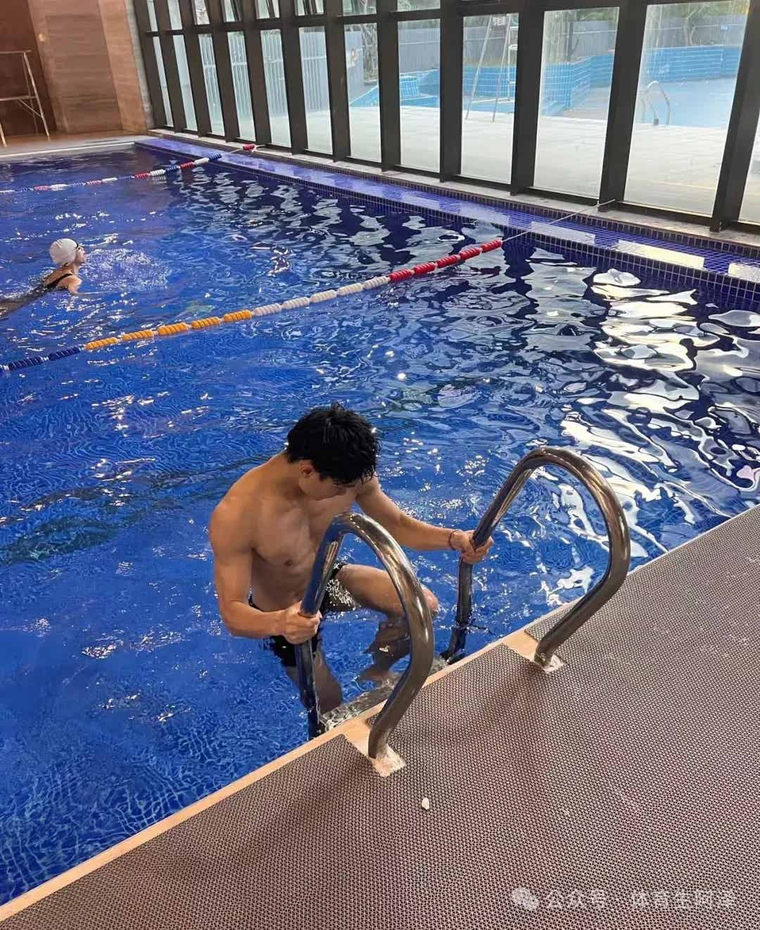 北体 185 体育生，健硕的胸肌，女生见了都 z 自卑.....