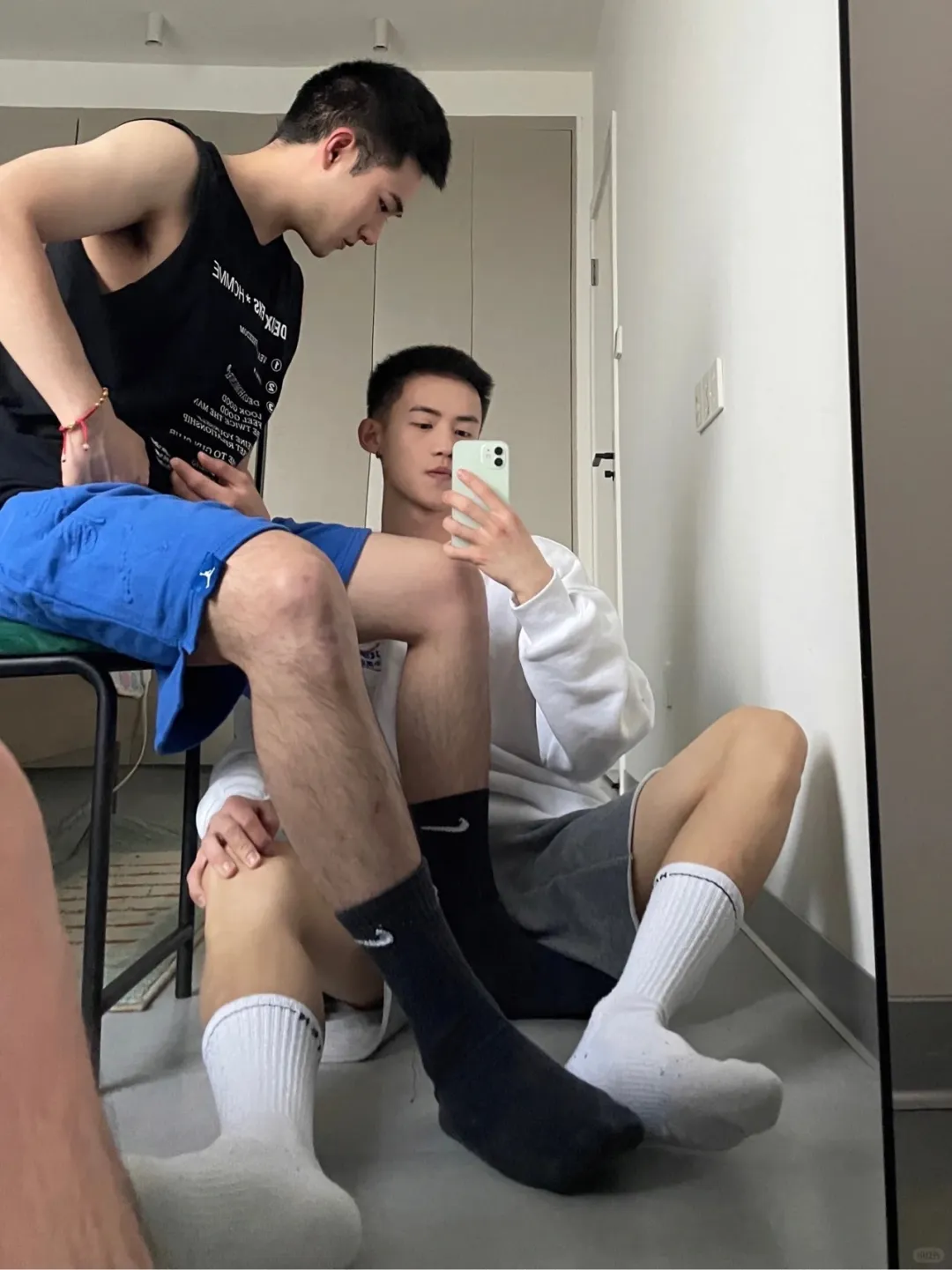 阳光正装小哥哥！腹肌有多惊艳