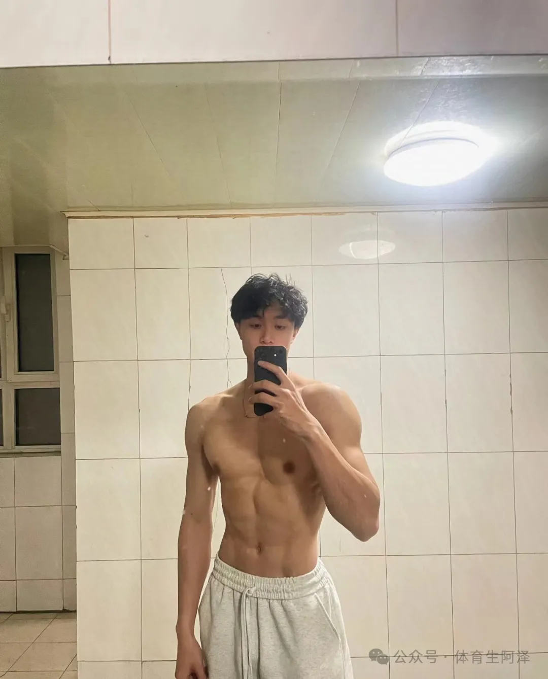 北体 185 体育生，健硕的胸肌，女生见了都 z 自卑.....