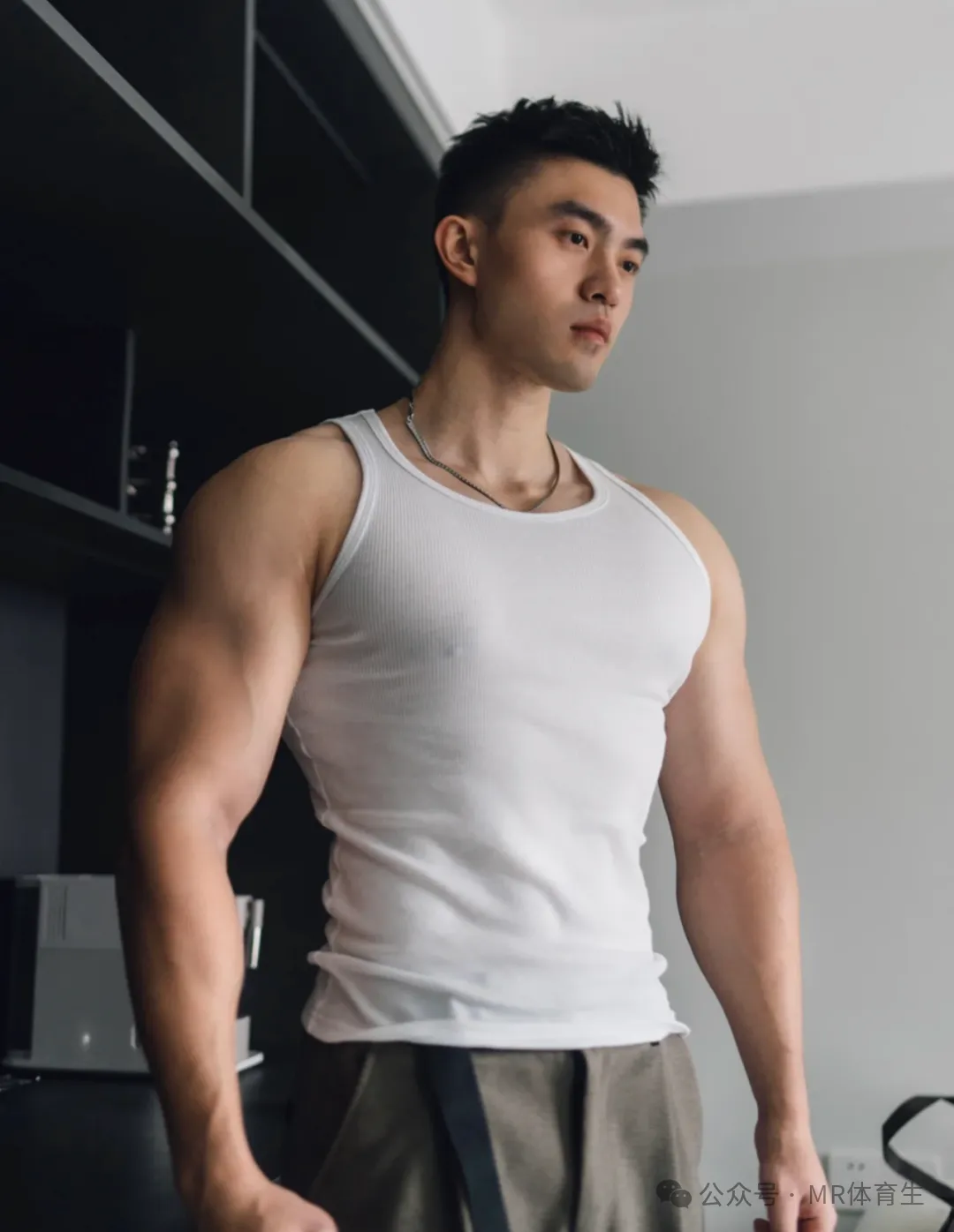成都健身爱好者肌肉小哥，男性荷尔蒙爆棚