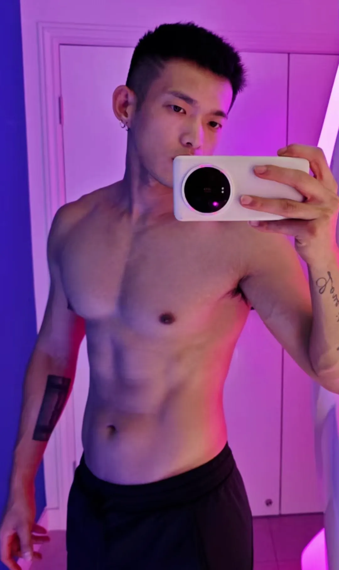 他的人鱼线，就是我的婚姻线！我可以！