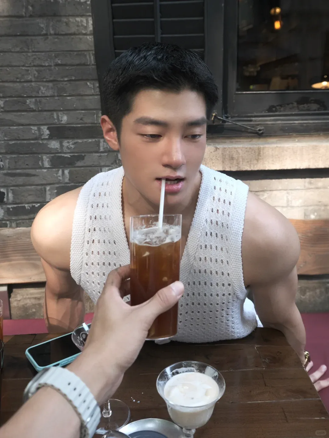时尚圈新晋男神 " 巨大梁仔 ": 从北服走出的型男养成记