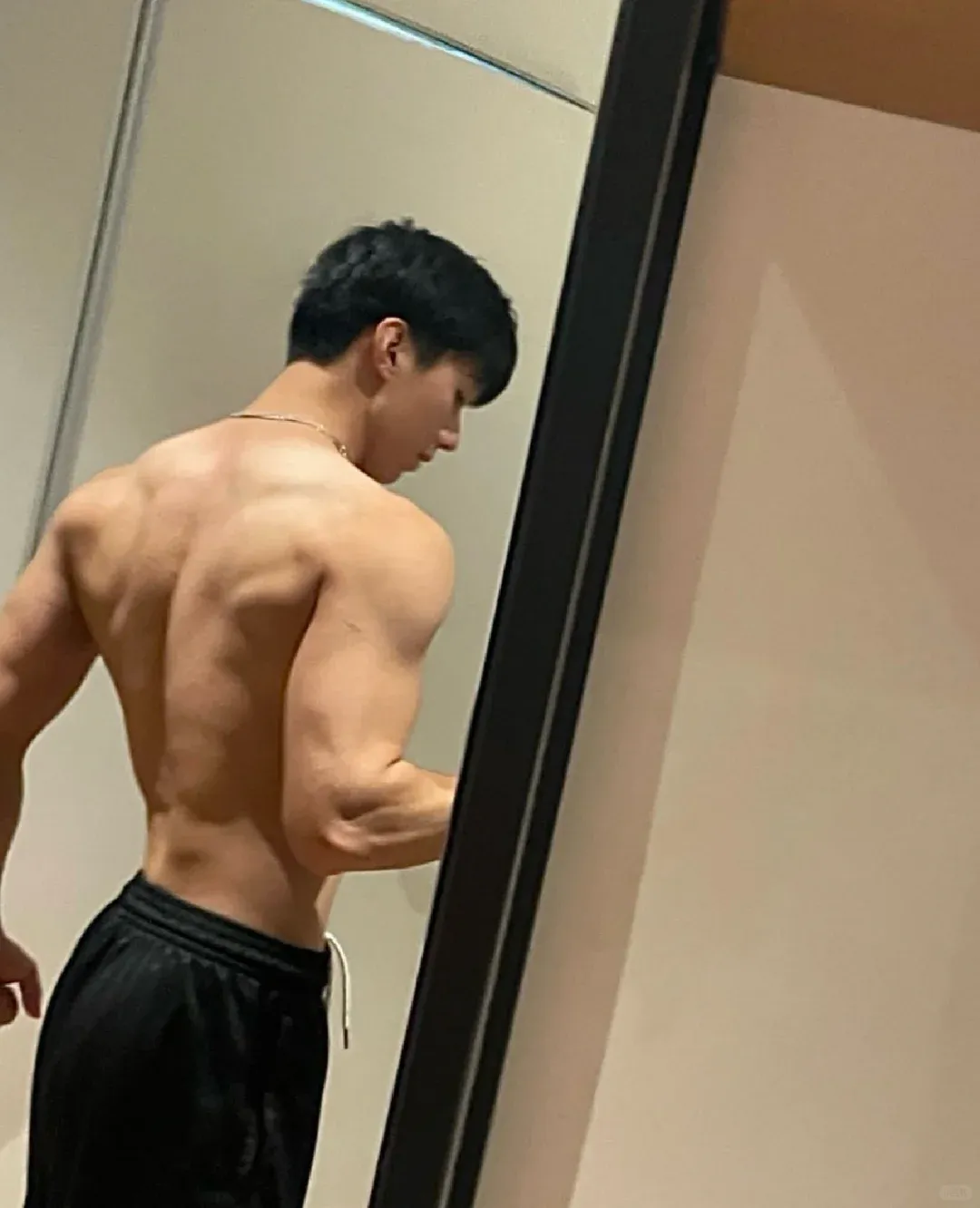 江西肌肉男大，阳光帅气