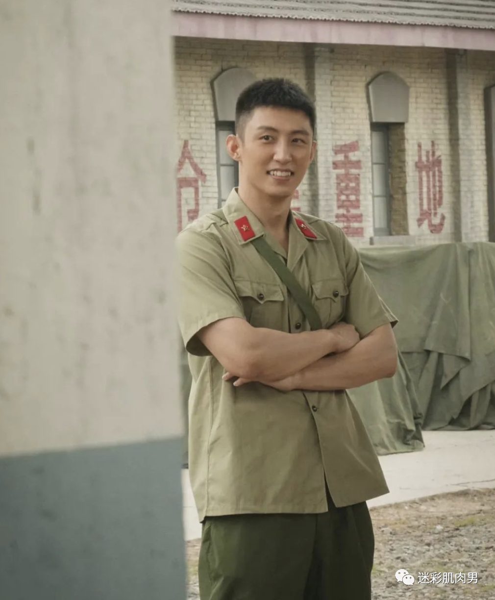 黄景瑜穿西裤大长腿也太凸啦？视频也太好看了！！