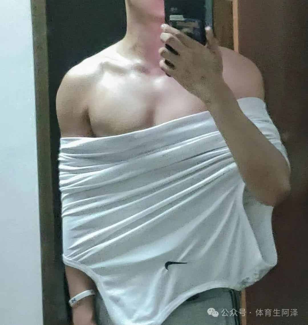 185 白袜高弹体育生，篮球体育生 S 有多诱惑......