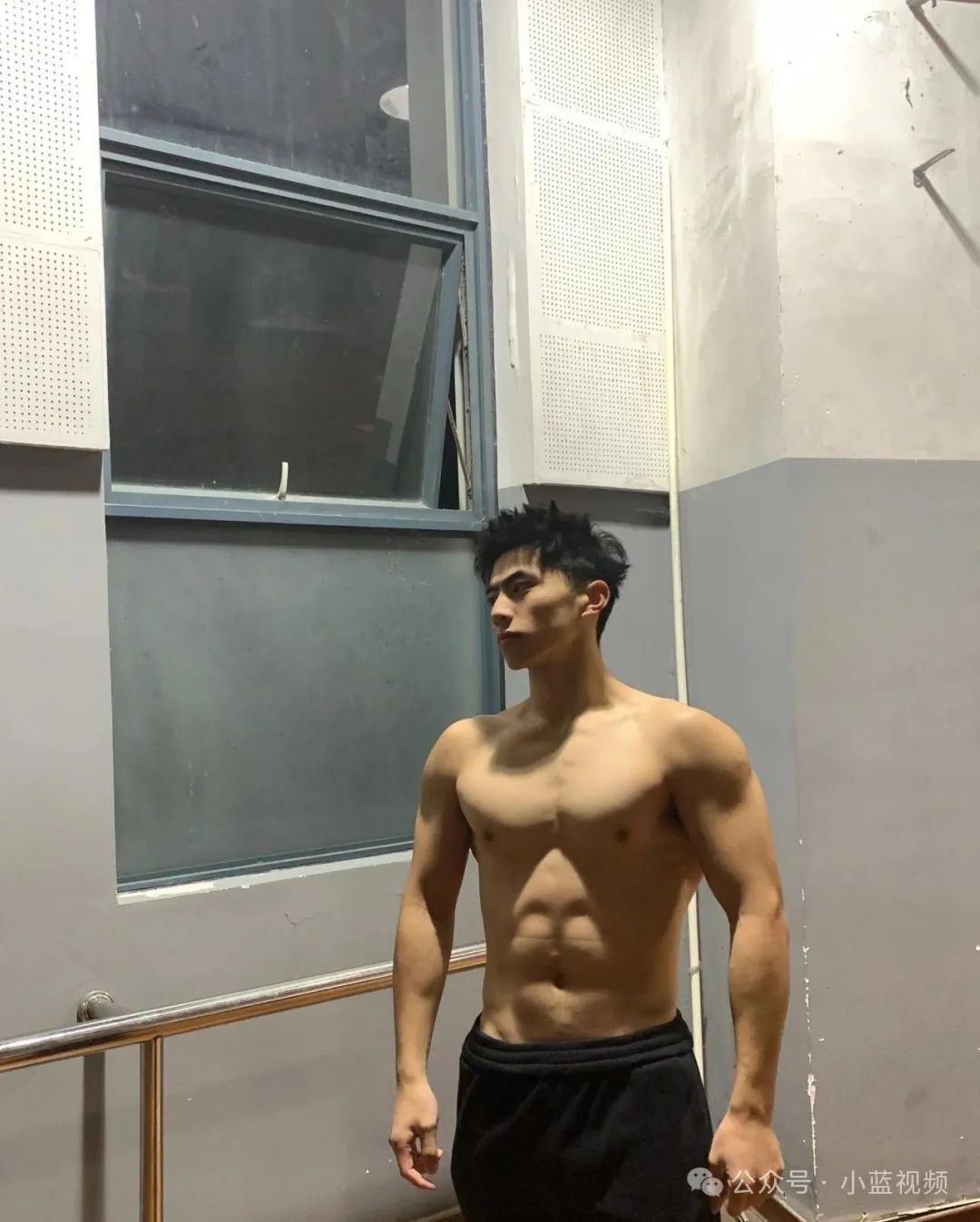 04 年 186cm 篮球腹肌体育生