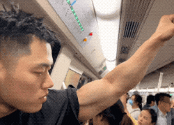 直男教练洗澡小视频已疯传