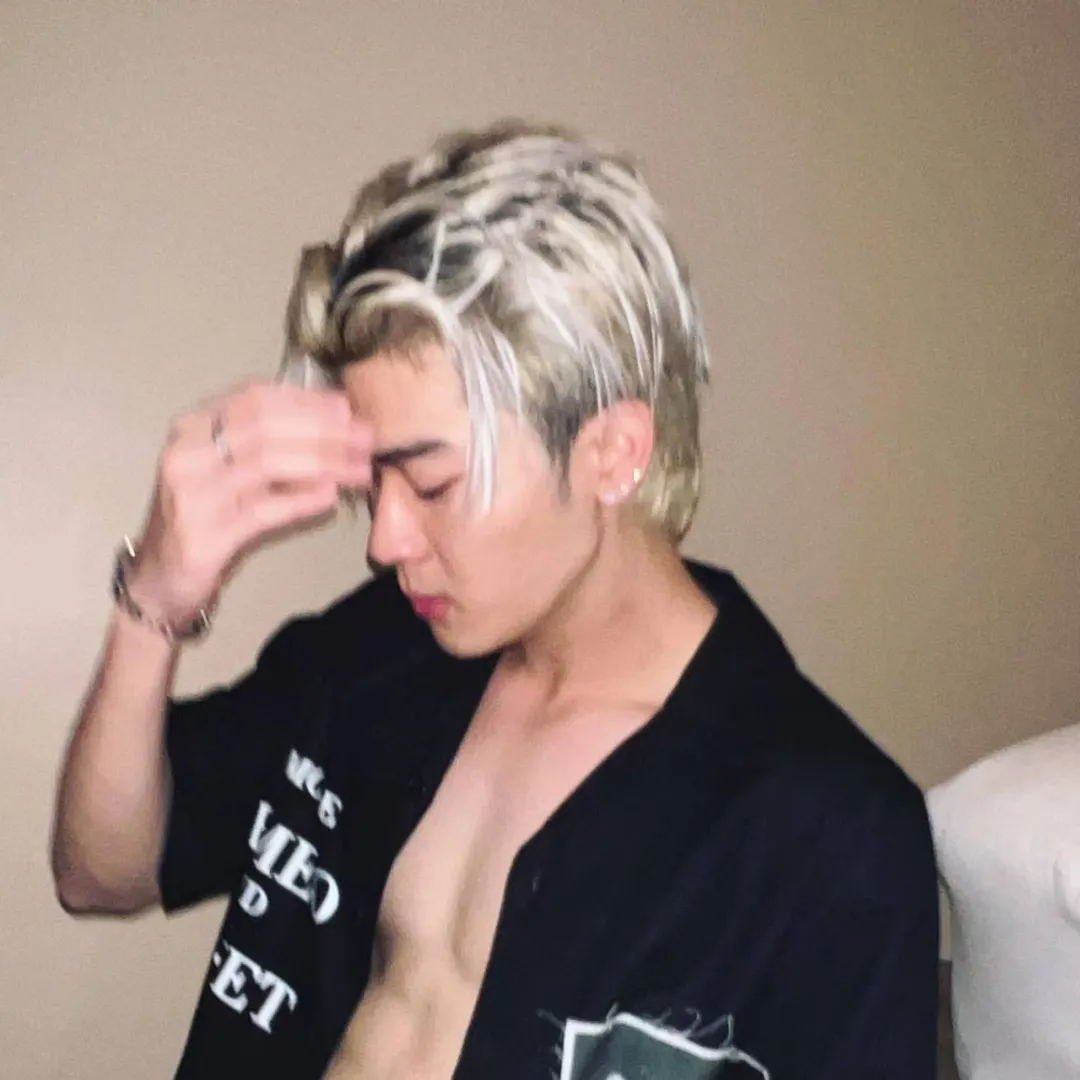 体毛这么旺盛的小鲜肉男演员，在娱乐圈还真是不多见！