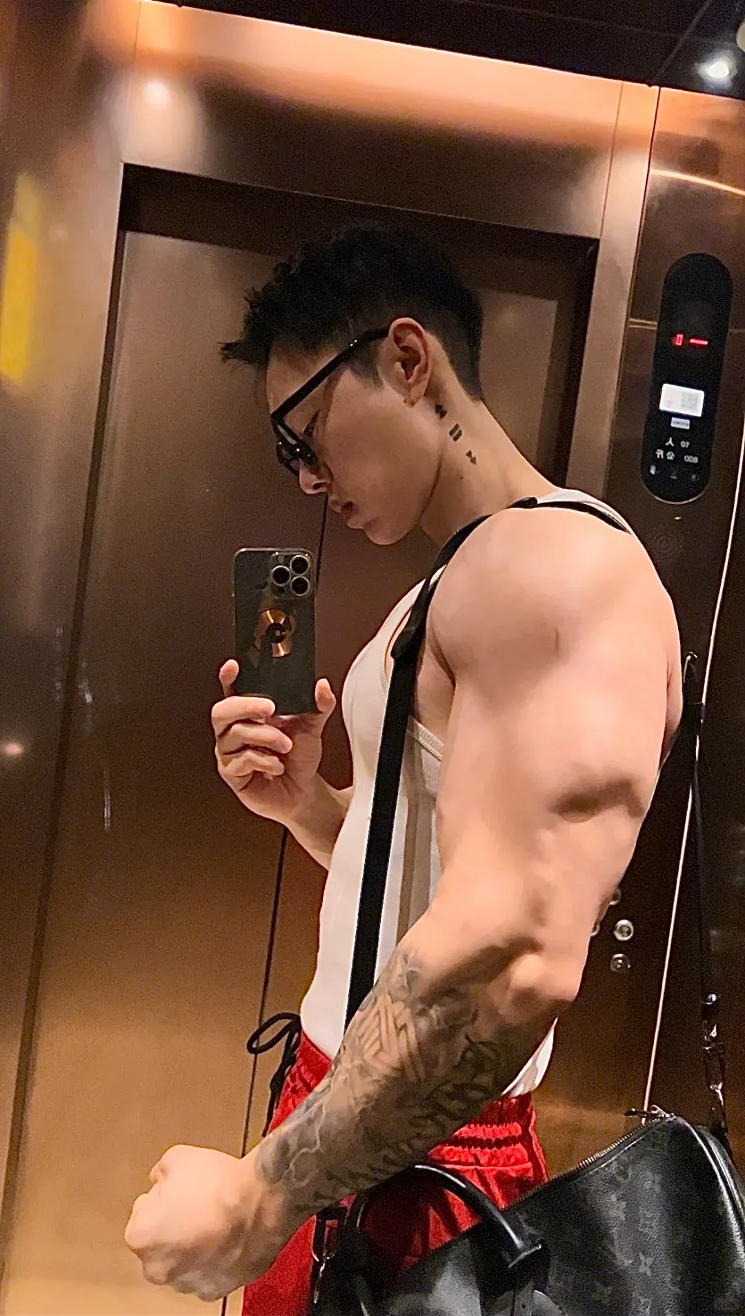 苏州最有料健身房老板，185cm 的男友臂太撩了！