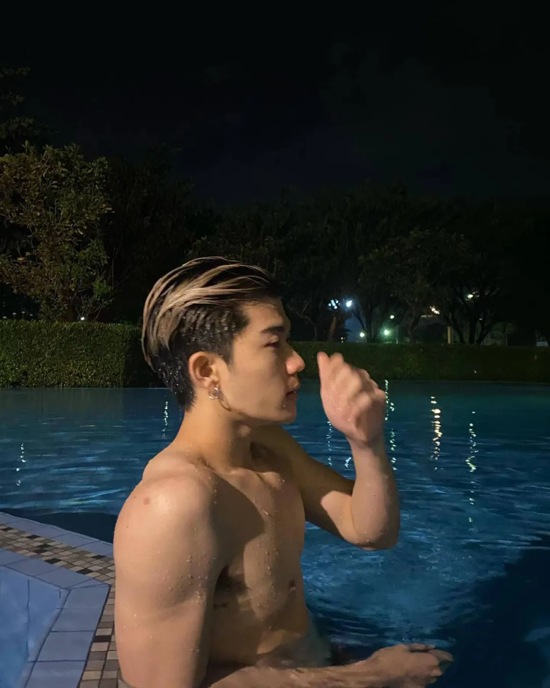 体毛这么旺盛的小鲜肉男演员，在娱乐圈还真是不多见！