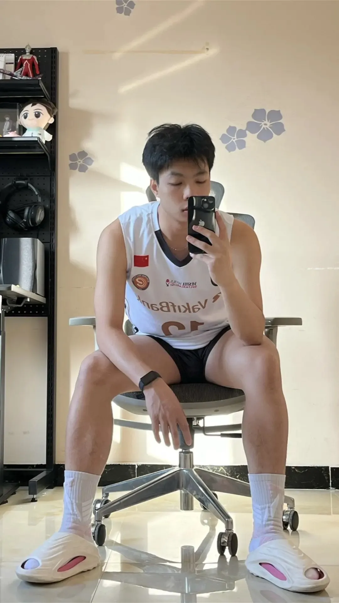 上海排球体育生：白色短裤下的大长腿实力太强！