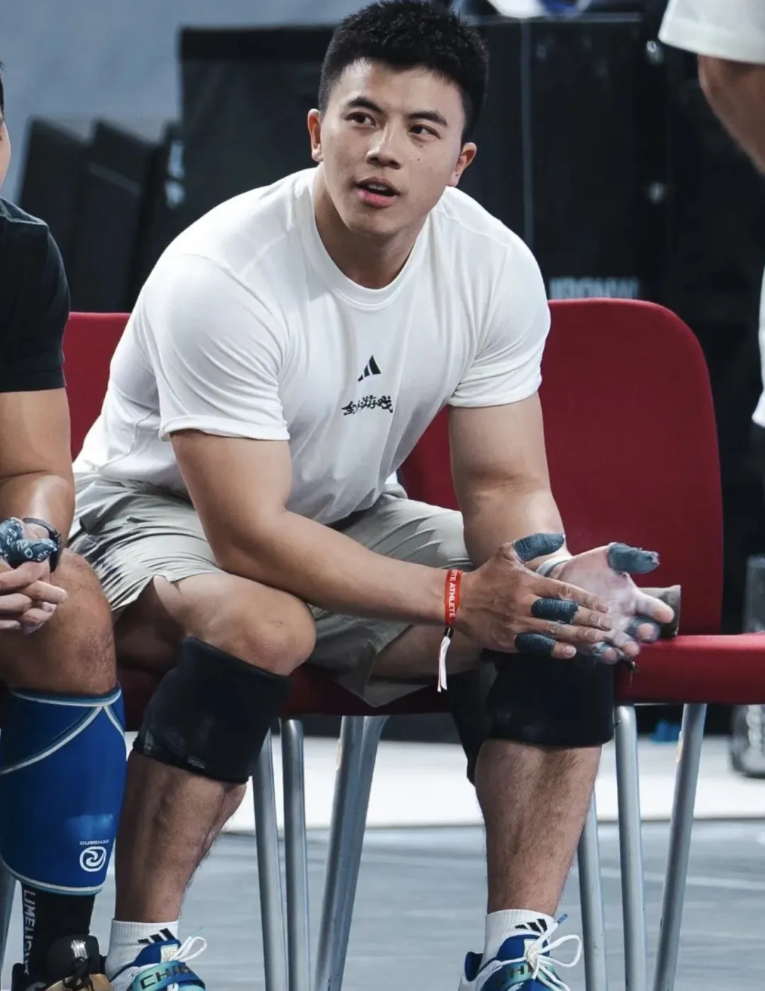 CrossFit 陈胜穿短裤举重火啦，实力太大太强了！！