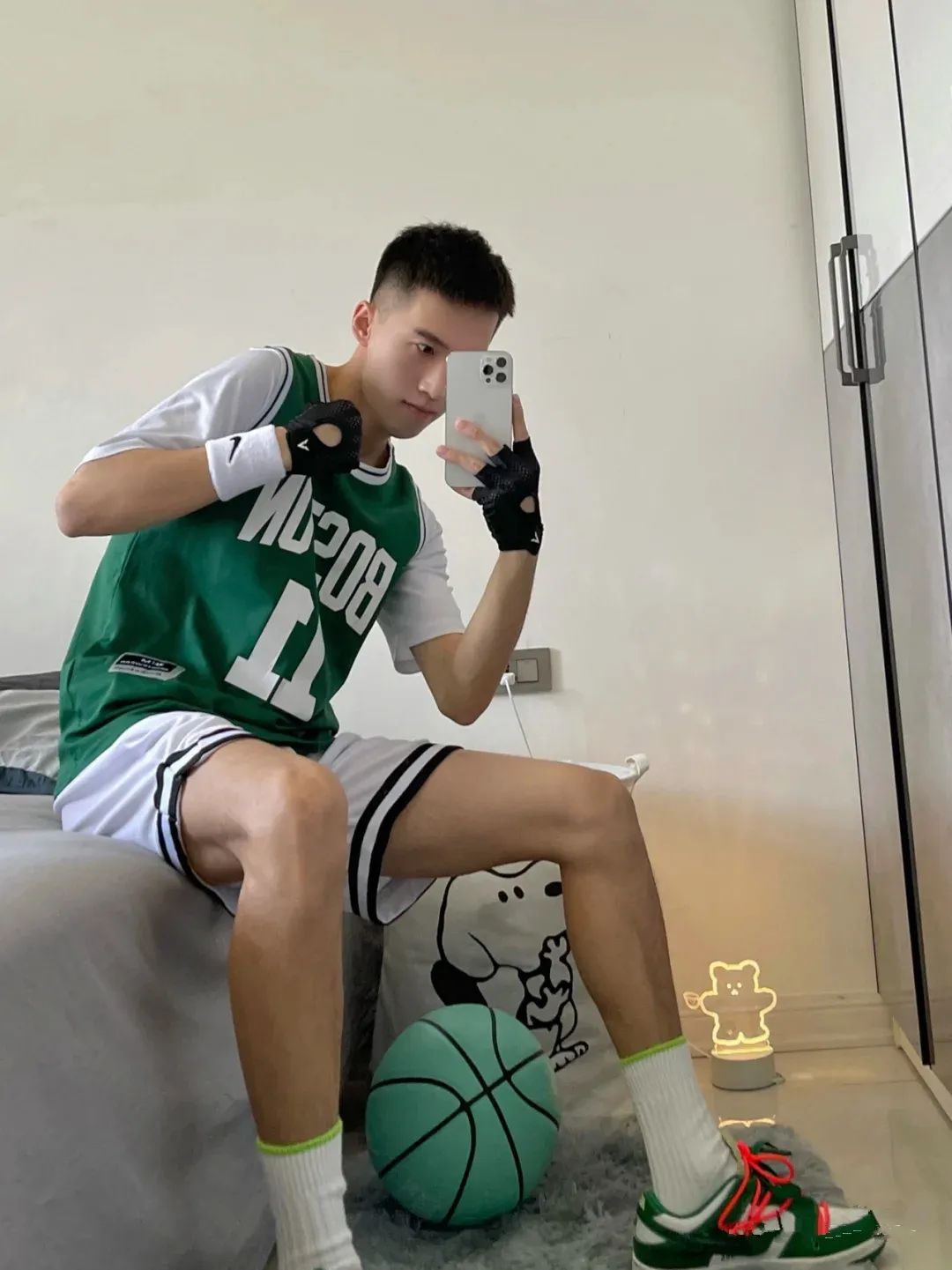 来自东北的运动小哥岔腿真好看！