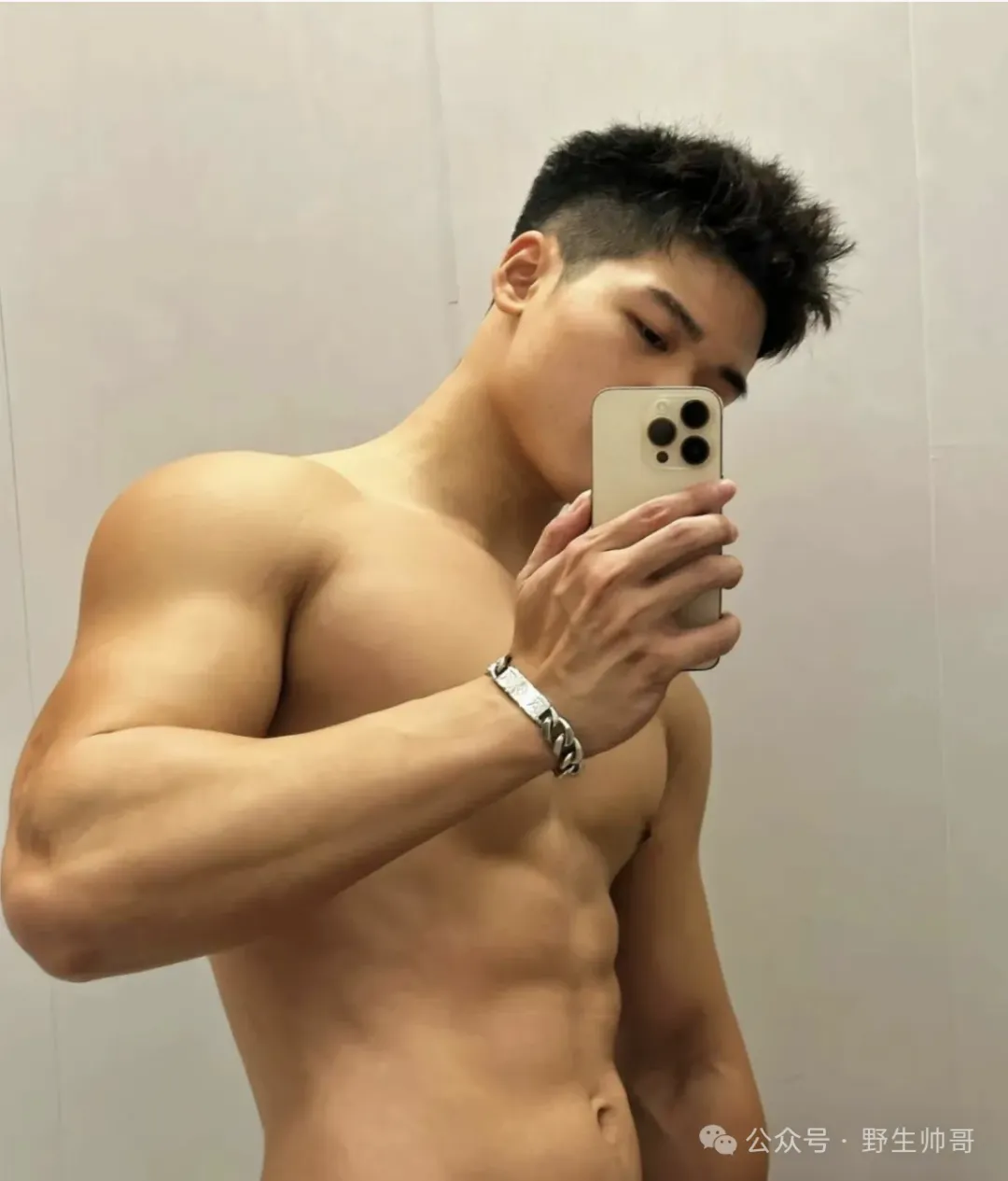 黑皮肌肉体育生，又纯又猛！