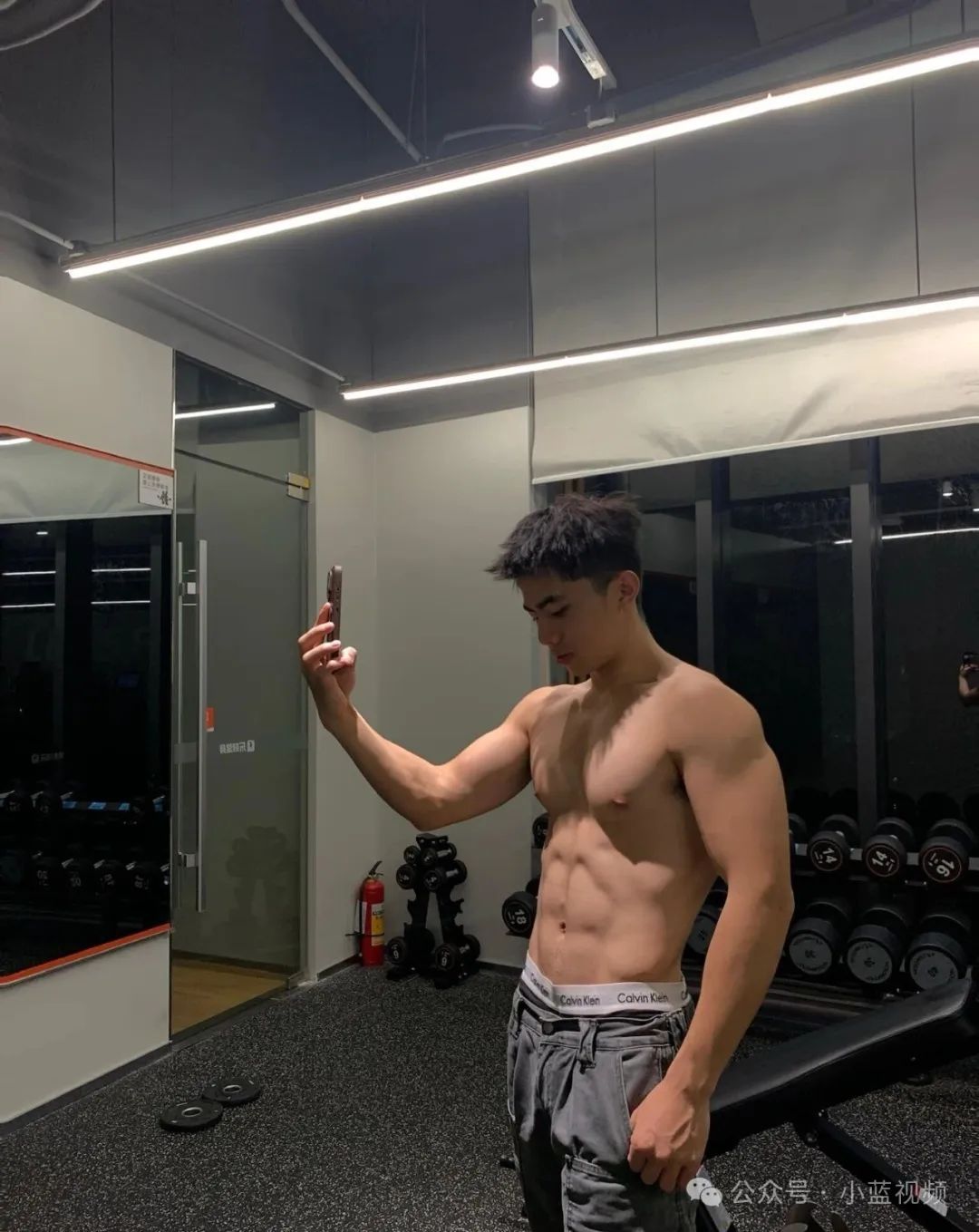 04 年 186cm 篮球腹肌体育生
