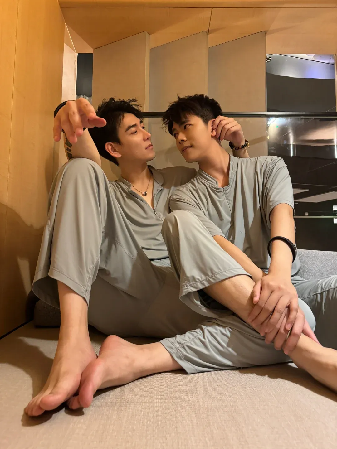 正装、白袜，这样的时尚搭配你能拒绝吗？
