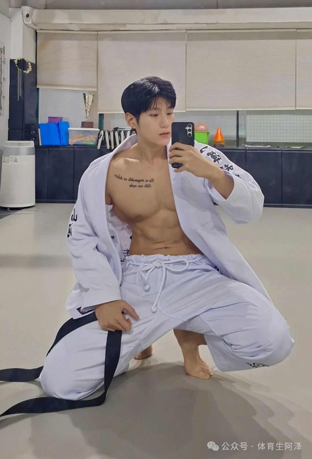 跆拳道体育生男友，会 CosPlay 的男友有多会玩.......