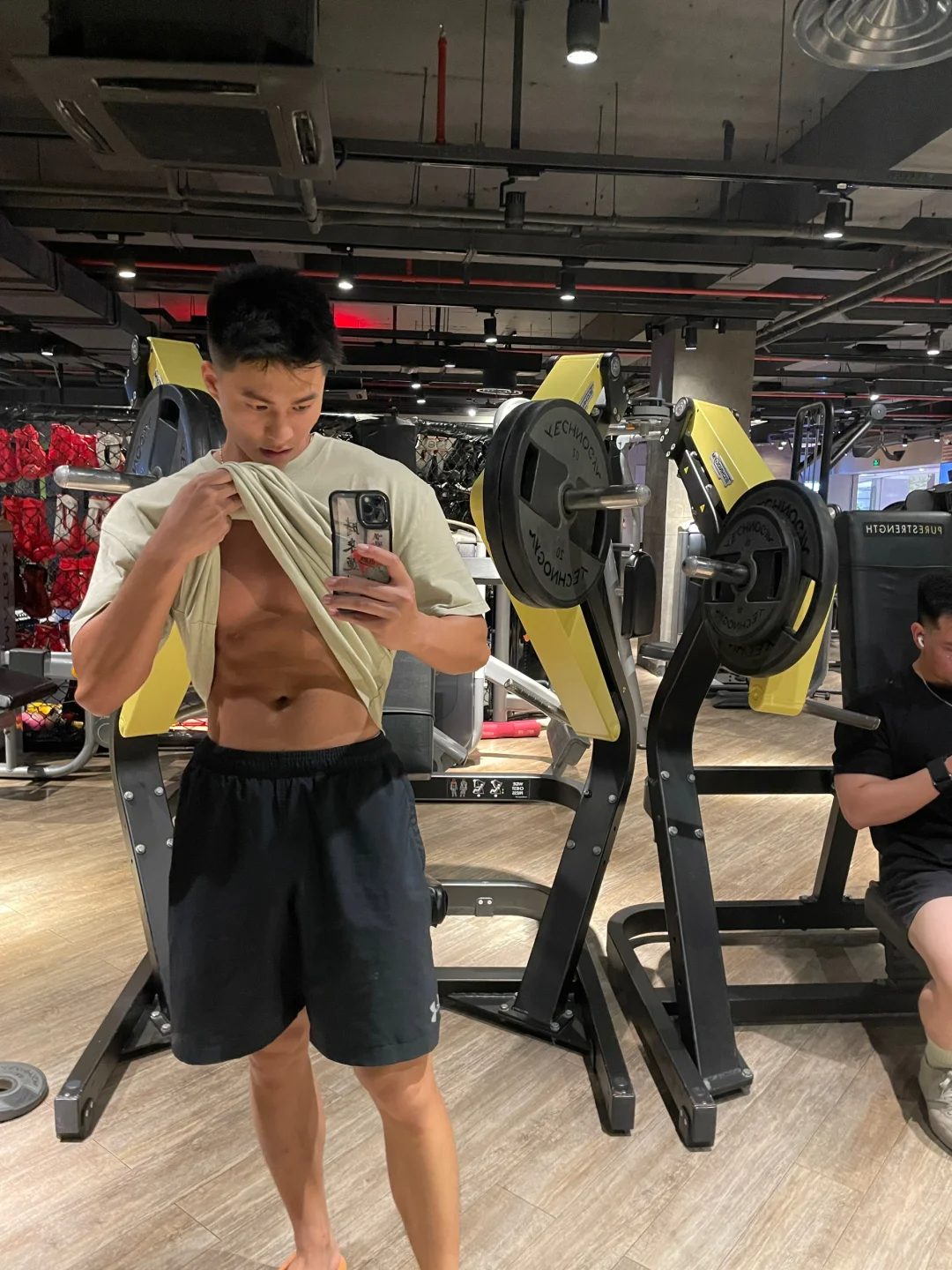 退伍小哥哥清爽短发脂包肌，帅到让人沦陷