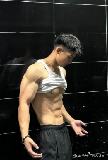 黑皮腹肌好腰比体育生还有市场！
