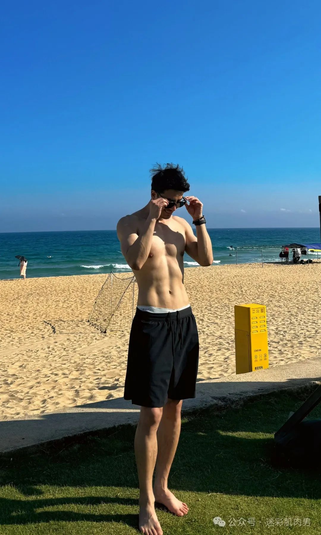 188CM 刘杰穿灰裤子真好看？这样也太不见外了吧！
