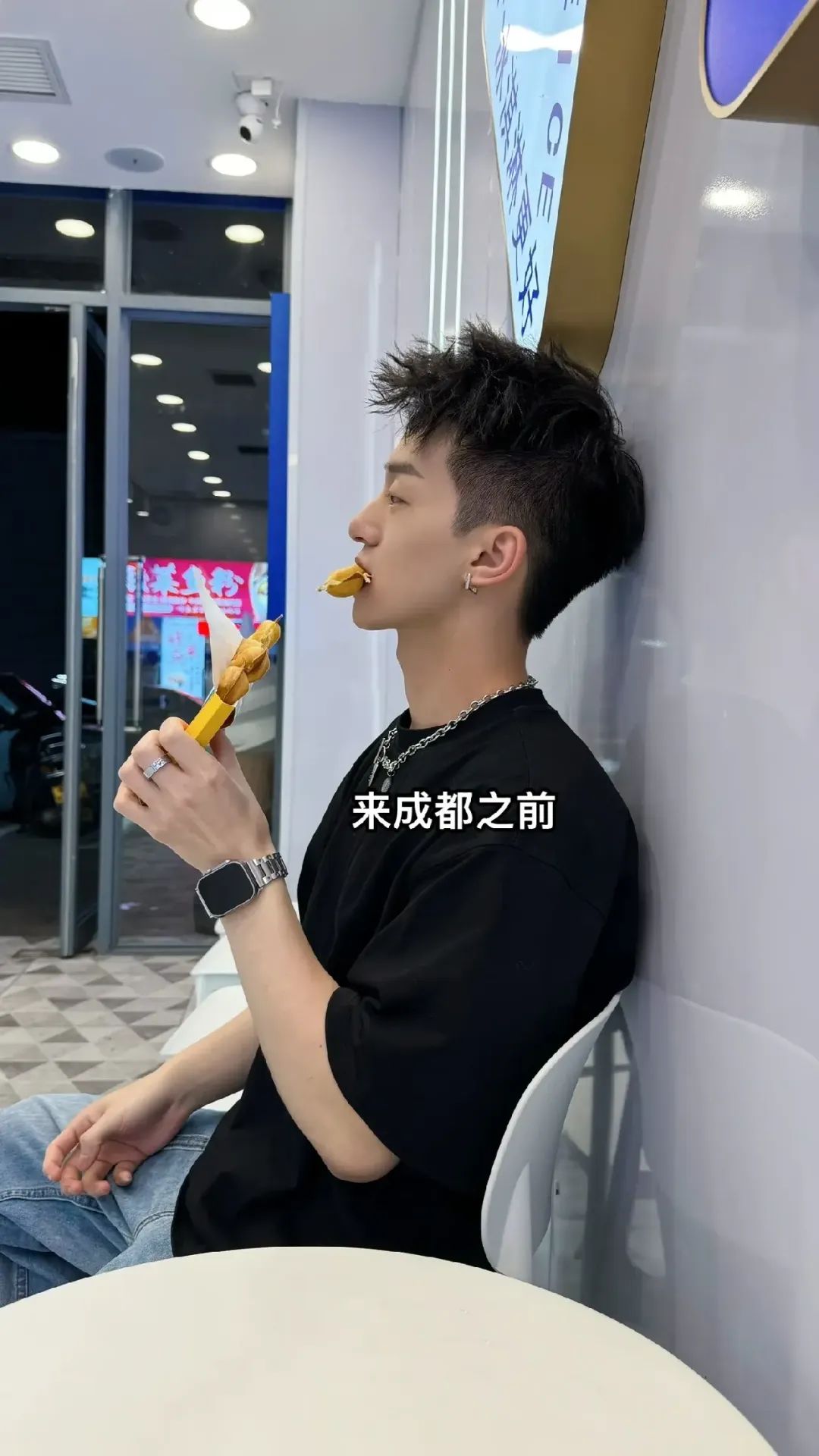 185+ 大长腿帅哥现身抖音，10W 粉丝直呼：我可以！