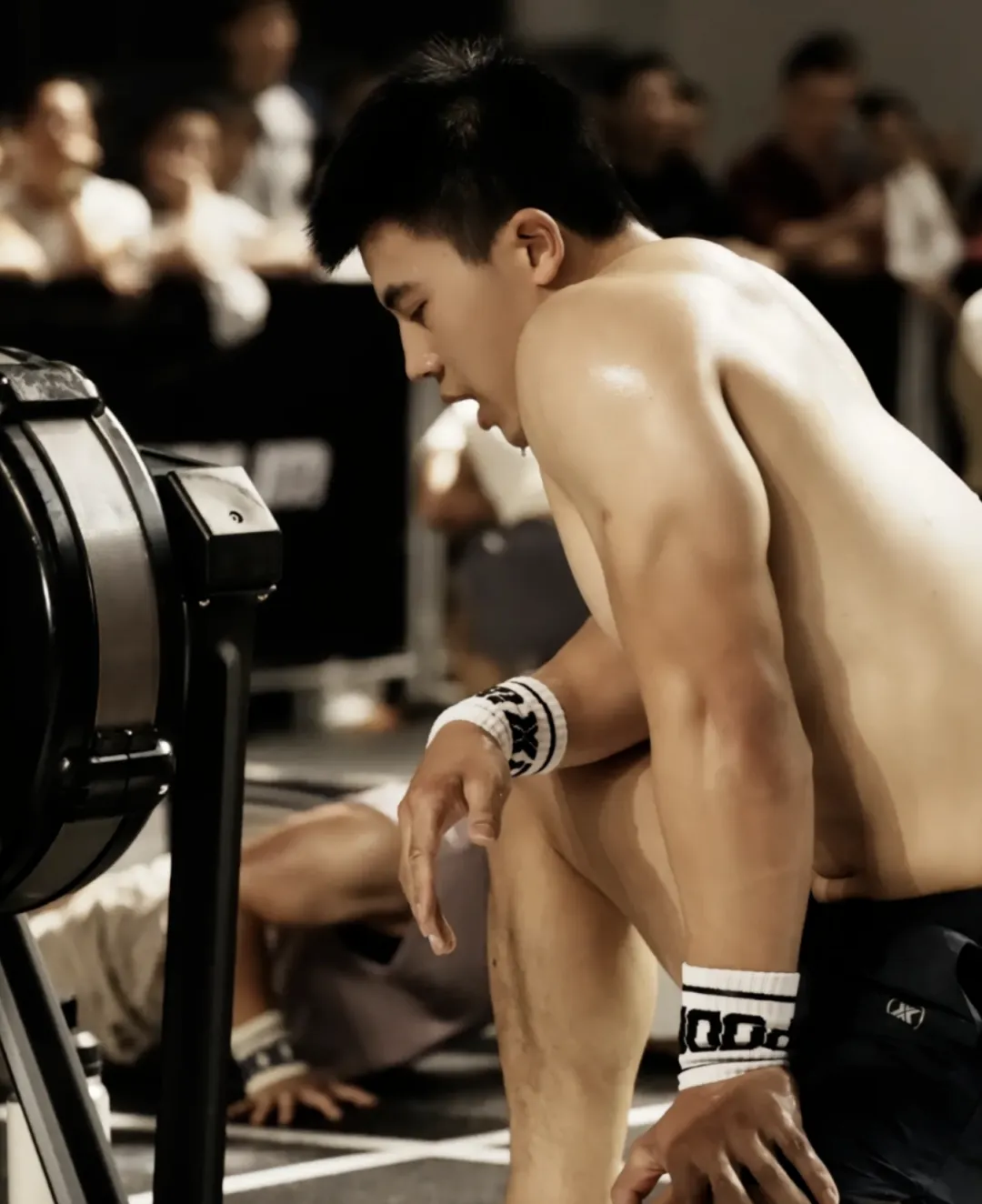 CrossFit 陈胜穿短裤举重火啦，实力太大太强了！！