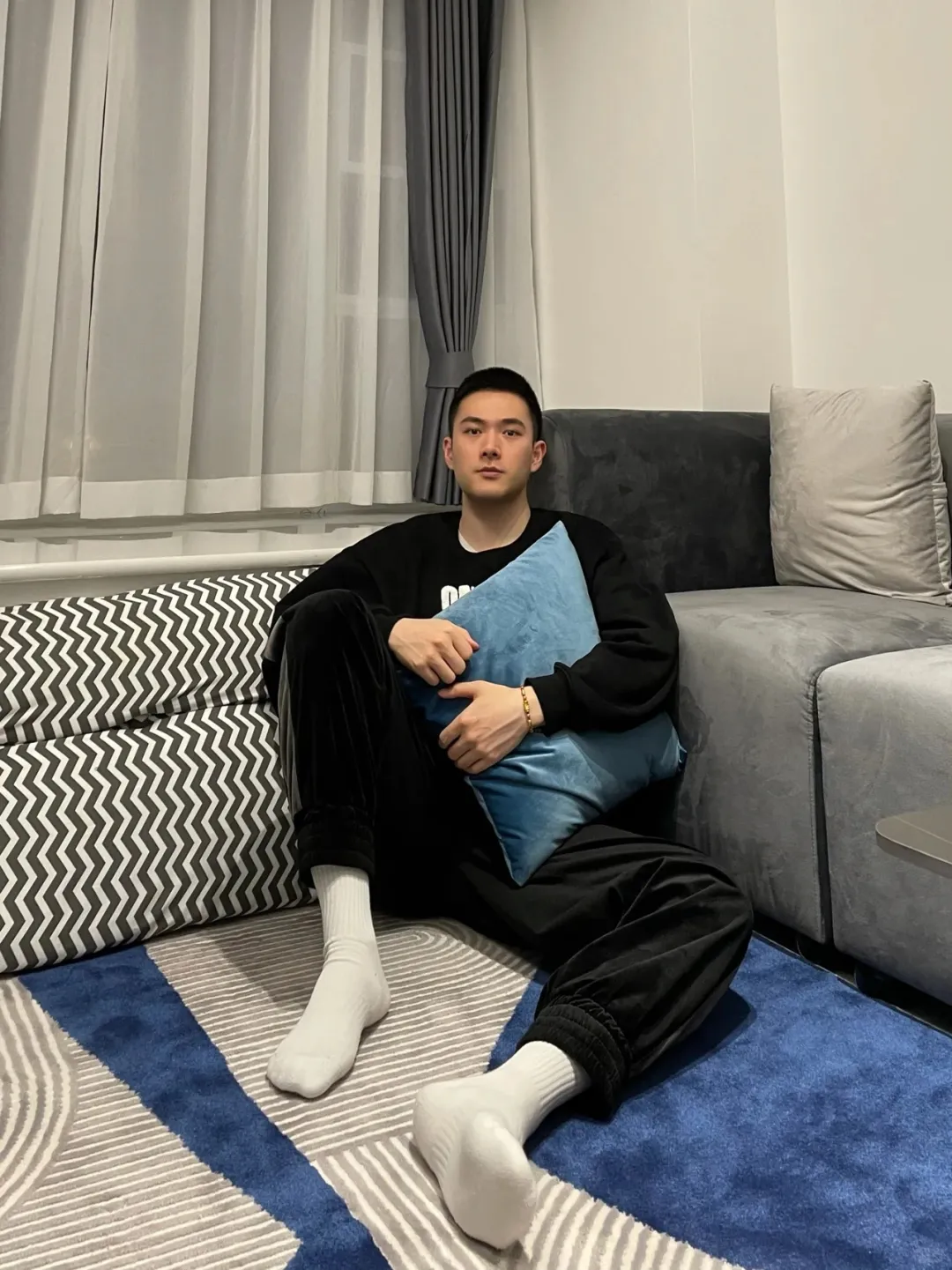 阳光正装小哥哥！腹肌有多惊艳