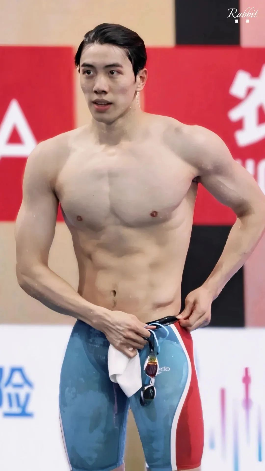 被男队友拍 pp 的游泳小哥原来是孙佳俊！为什么他是湖北必吃榜 top1？！