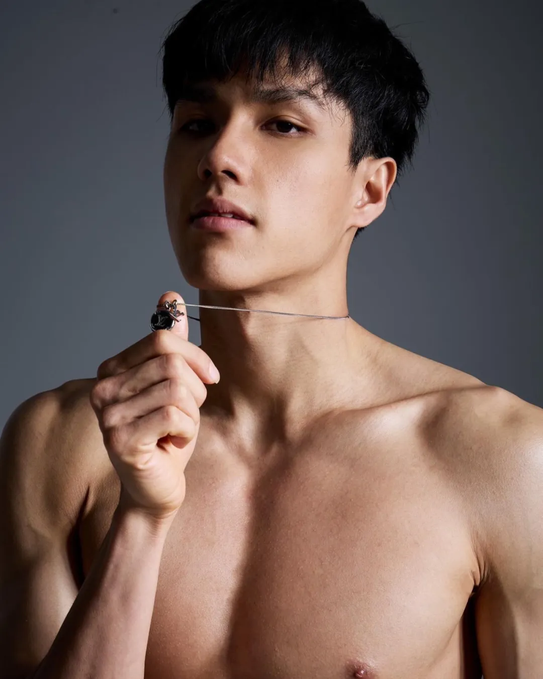 健身才是男明星最好的医美！