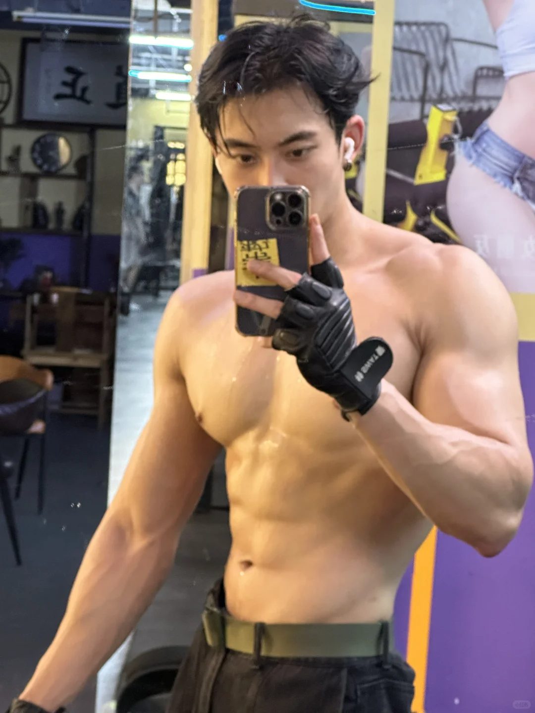 潮汕扛旗酷哥，厚实肌肉兵哥哥