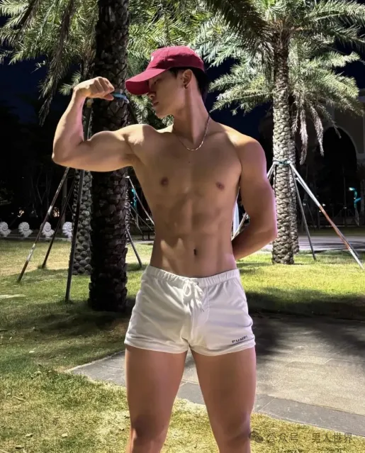 黑皮身体太美，年轻小伙从不让人失望！