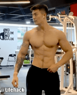 185CM 肌肉奶爸拍写真出圈，我真的超可以